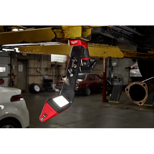 Main 5 - MILWAUKEE M12 UNDERBODY LIGHT -