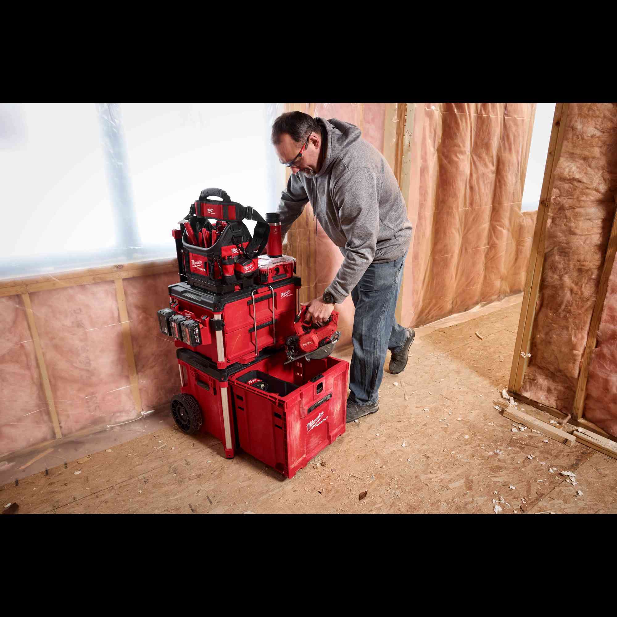 Main 4 - MILWAUKEE PACKOUT ROLLING DRAWER TOOL BOX -