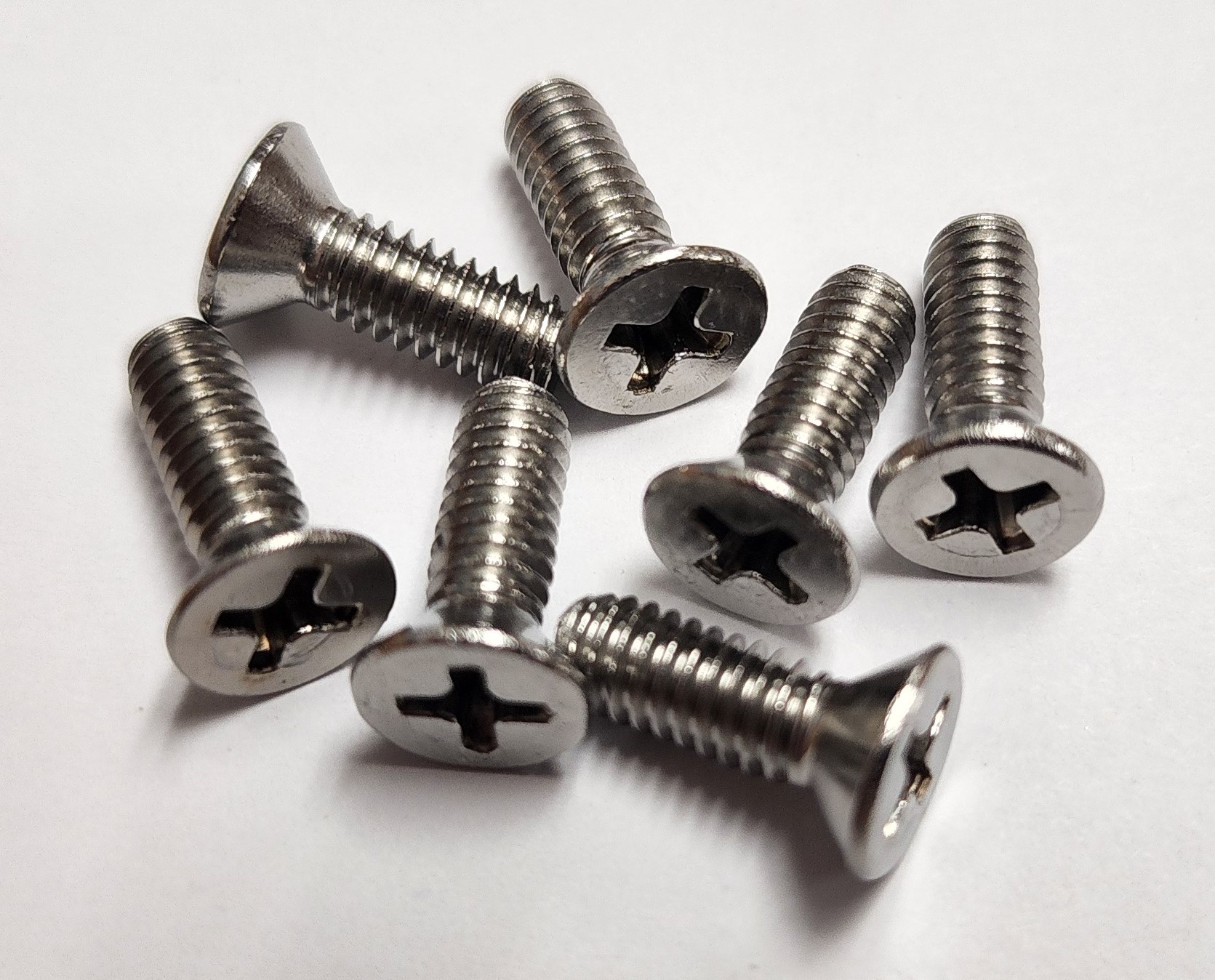 1/2" 8-32 FLAT-HEAD MACHINE SCREW - STAINLESS (8 PACK) - Kilrich Building Centres