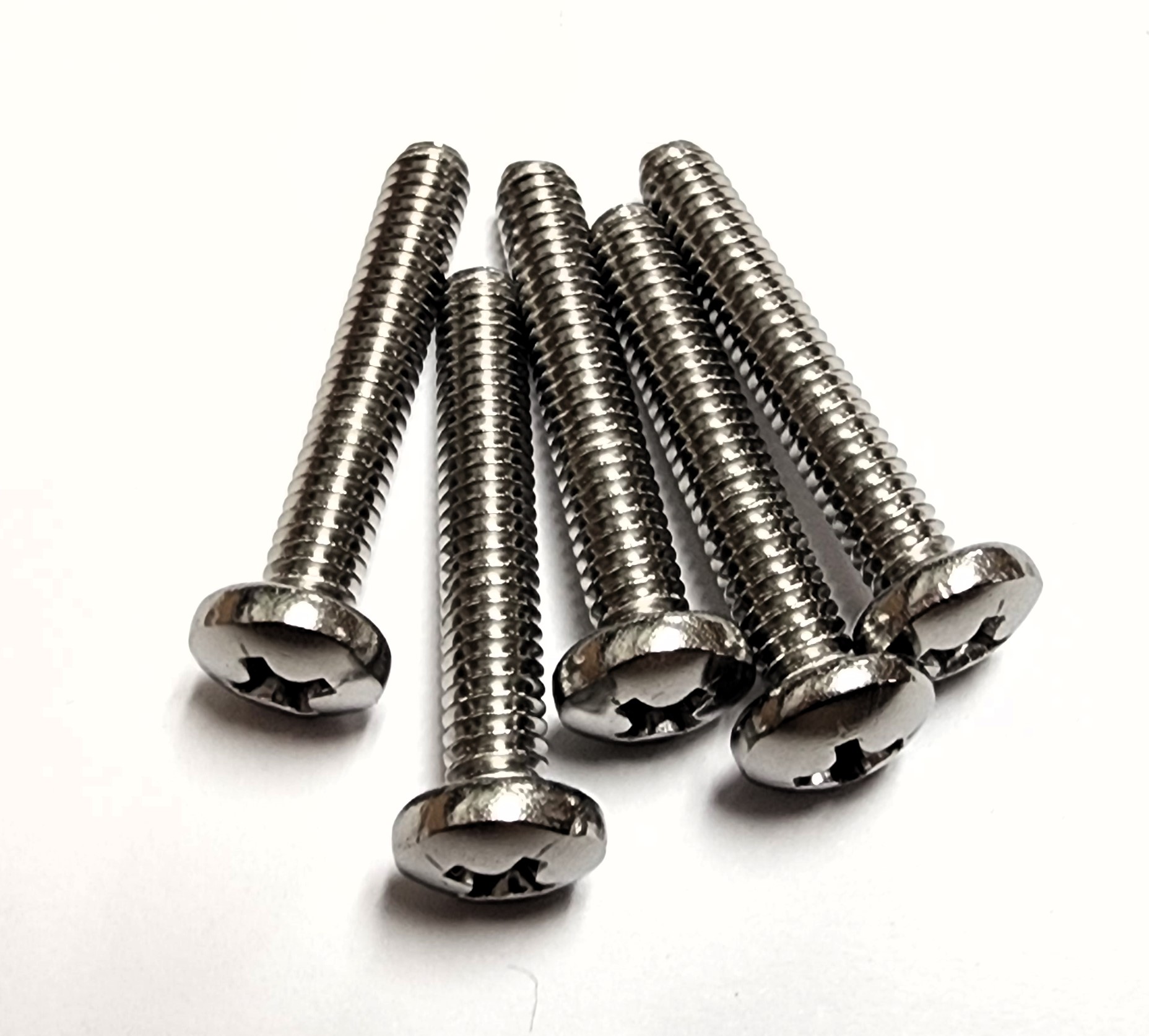 1" 8-32 PAN-HEAD MACHINE SCREW - STAINLESS (5 PACK) - Kilrich Building Centres
