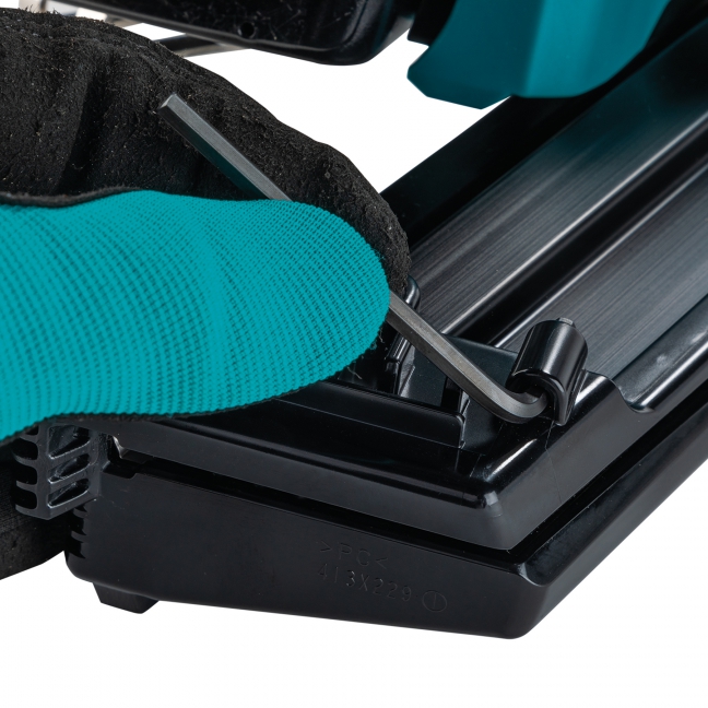 Main 10 - MAKITA 18V BL 3-1/2" FRAMING
NAILER 30 DEGREE CLIPPED HEAD
TOOL ONLY -