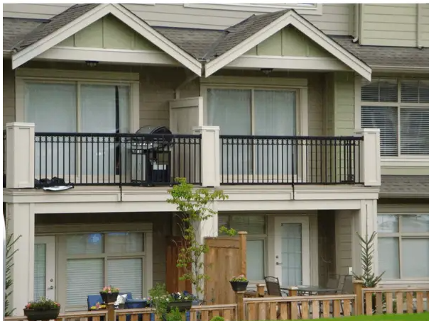 REGAL BLACK 24 STRAIGHT PICKETS
FOR 10' - Kilrich Building Centres